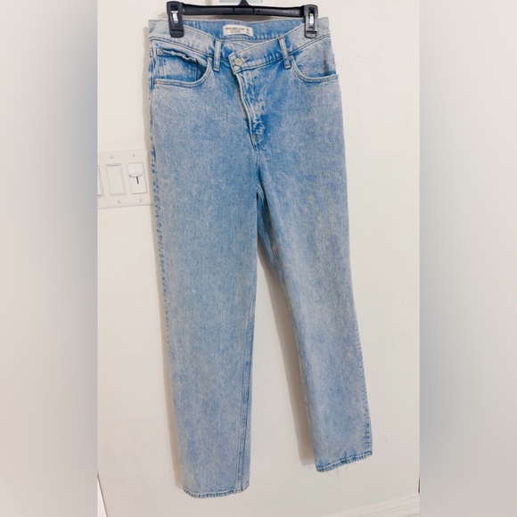 A&F 90’s STRAIGHT HIGH RISE JEANS CROSSOVER WAIST,  Size 28L - Picture 6 of 12